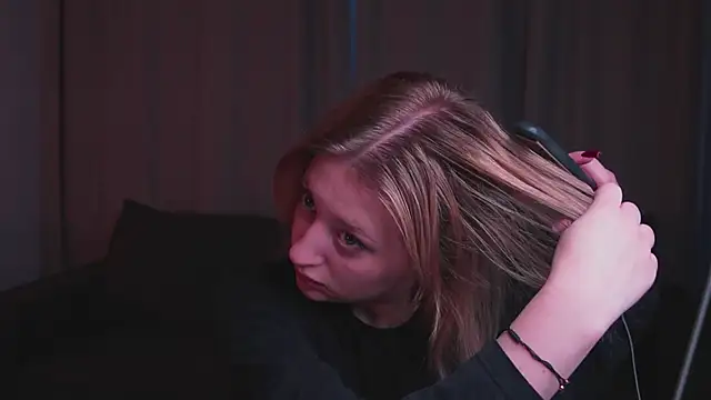 milasmiu online show from November 2025 04:03:02 AM