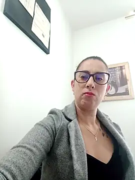 CHARLOTTE 1711 online show from February 2025 12:44:02 PM