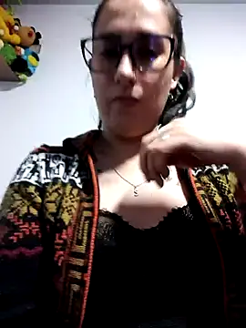 CHARLOTTE 1711 online show from November 2025 04:35:01 AM