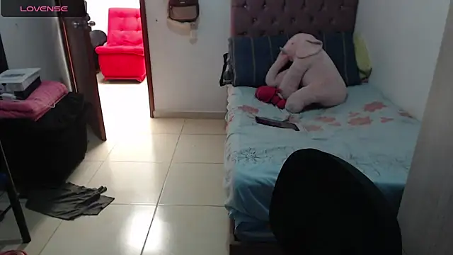 Snapshot of july-feria chatting on September 2025 05:35:02 PM july-feria online show from September 2025 05:35:02 PM