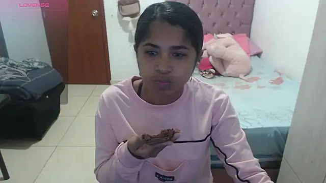 Snapshot of july-feria chatting on November 2025 10:20:02 PM july-feria online show from November 2025 10:20:02 PM