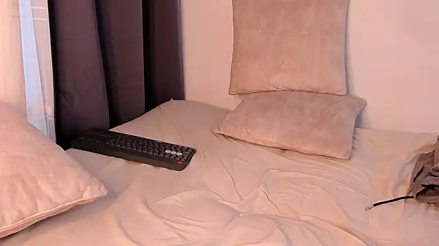 arturguy00 online show from March 2025 10:45:02 PM