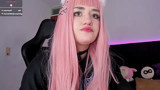 Snapshot of raven__white1 chatting on February 2025 02:18:01 AM raven white1 online show from February 2025 02:18:01 AM