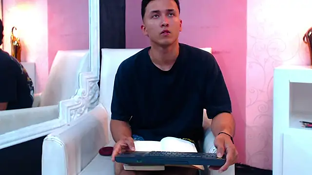 BrandonColee online show from January 2025 03:27:01 PM