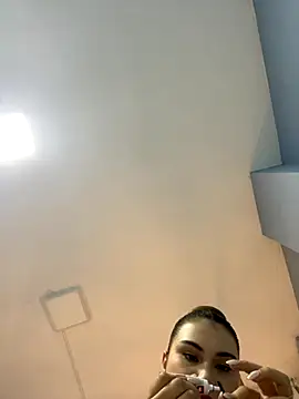 Aitana Hilton  online show from October 2025 11:54:02 AM