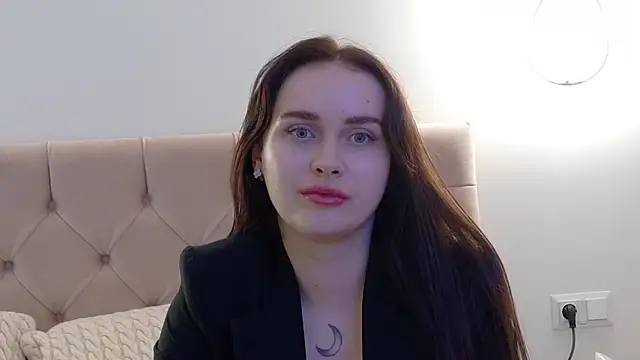 Lilliana Moon online show from January 2025 04:24:01 PM