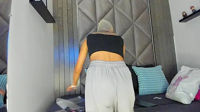 SabrinaSpell  online show from September 2025 11:43:01 AM