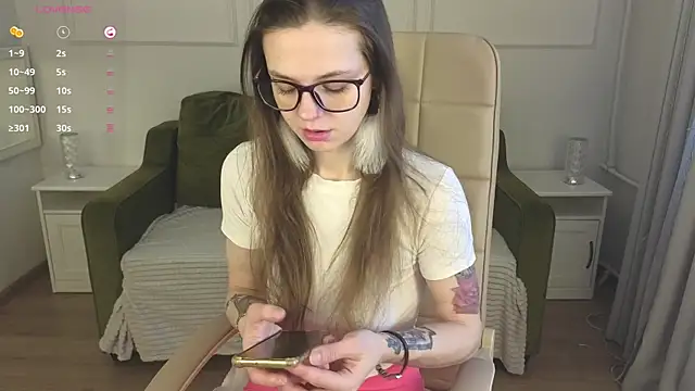 Iriss Miller online show from February 2025 12:28:01 PM