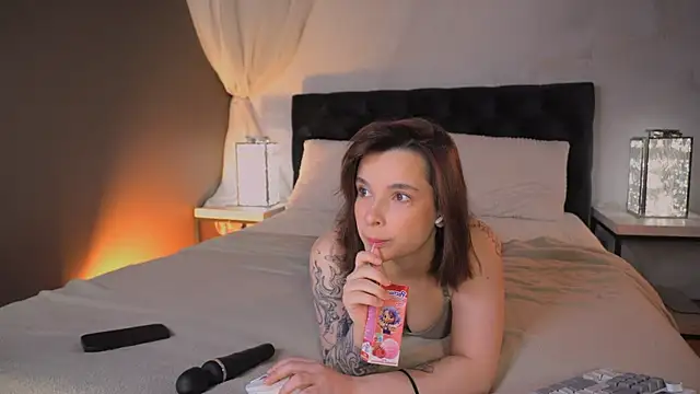 Bella Alita online show from October 2025 08:18:01 PM