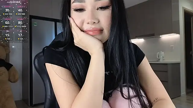 Snapshot of asianqueeny chatting on February 2026 08:29:02 AM asianqueeny online show from February 2026 08:29:02 AM