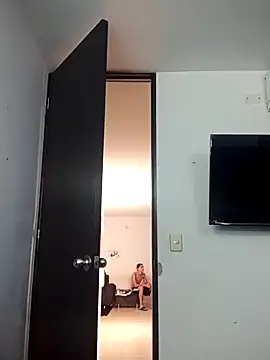 Latinos 2001 online show from January 2025 12:04:02 PM