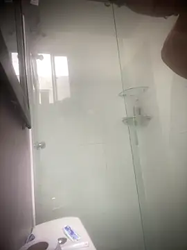 Snapshot of Latinos_2001 chatting on March 2026 03:04:01 PM Latinos 2001 online show from March 2026 03:04:01 PM