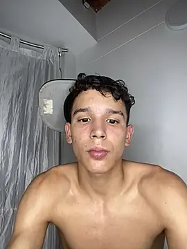 Hot boys hto online show from February 2025 09:59:01 PM