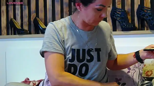 Tory Lovi online show from April 2026 03:59:01 AM