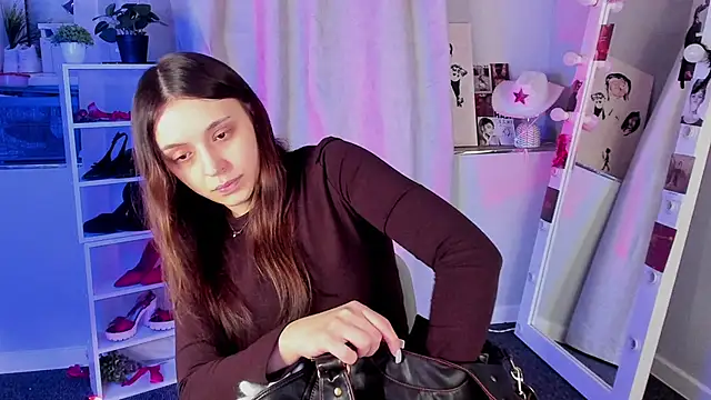 Snapshot of Sahara_Shields chatting on November 2025 10:04:02 AM Sahara Shields online show from November 2025 10:04:02 AM