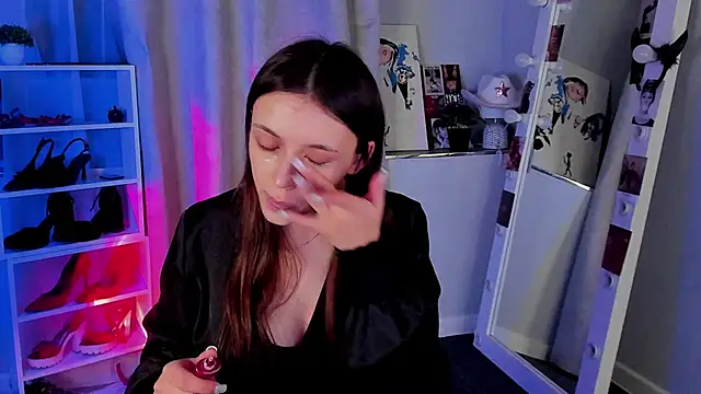 Snapshot of Sahara_Shields chatting on November 2025 10:30:01 AM Sahara Shields online show from November 2025 10:30:01 AM