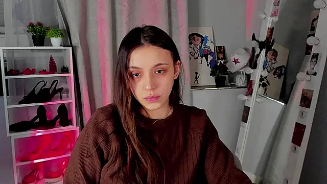 Snapshot of Sahara_Shields chatting on December 2025 10:44:02 AM Sahara Shields online show from December 2025 10:44:02 AM