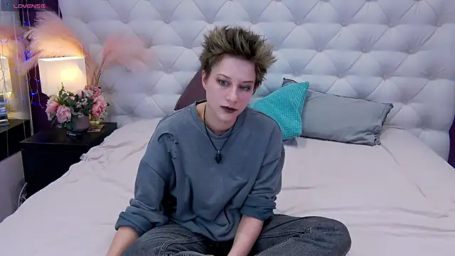 via mayer  online show from March 2025 01:45:01 PM