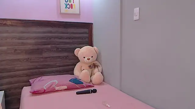 AdaaMillan online show from October 2025 11:30:02 AM