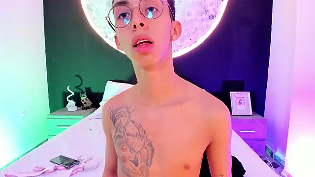 EthaanCox online show from February 2025 02:33:02 AM