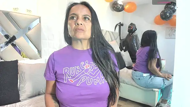 raquell moore online show from October 2025 12:11:01 AM