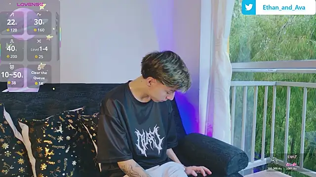 ethan and ava online show from November 2025 12:44:02 PM