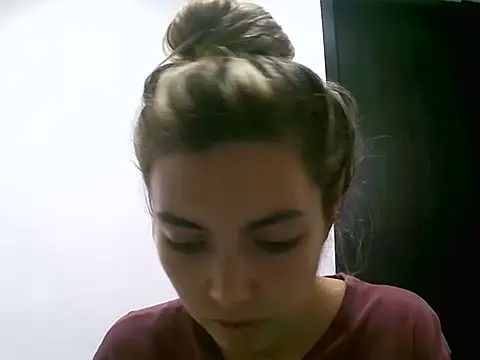 VittoriaTaylor online show from May 2026 08:36:02 PM