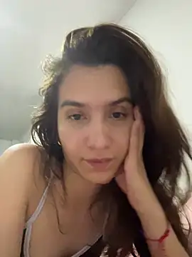 Bella still online show from April 2026 01:36:02 AM