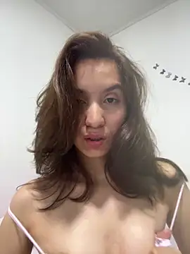 Bella still online show from June 2026 10:49:02 PM