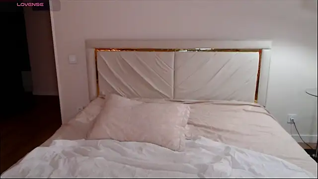 mystiksirenn online show from March 2025 05:06:02 AM