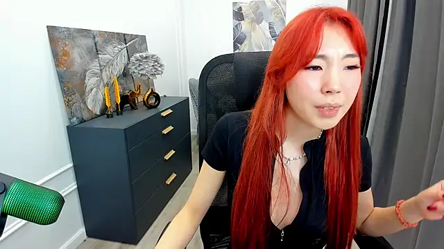 AnnaReyla online show from March 2026 07:41:02 PM