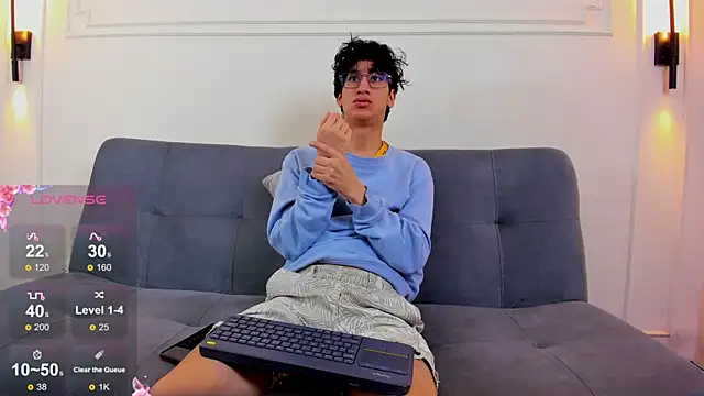 Snapshot of Cum_hunters chatting on June 2026 03:16:01 AM Cum hunters online show from June 2026 03:16:01 AM