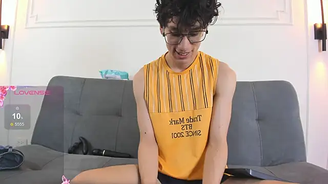 Snapshot of Cum_hunters chatting on July 2026 03:17:02 AM Cum hunters online show from July 2026 03:17:02 AM