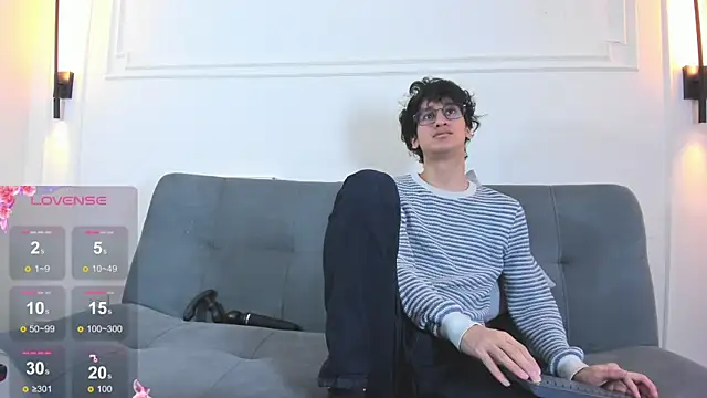 Snapshot of Cum_hunters chatting on July 2026 03:32:01 AM Cum hunters online show from July 2026 03:32:01 AM