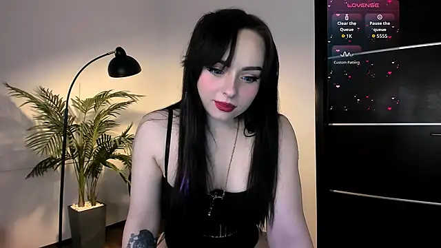 Noirael online show from April 2026 02:49:01 PM