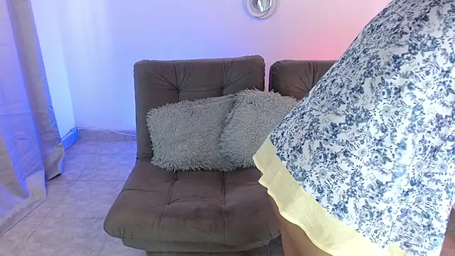 lucie petite online show from January 2025 06:46:01 PM