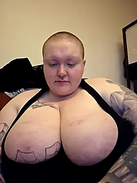 CorgiGodez98 online show from April 2026 06:19:01 AM