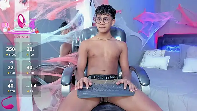 Dawn16  online show from October 2025 09:03:02 PM