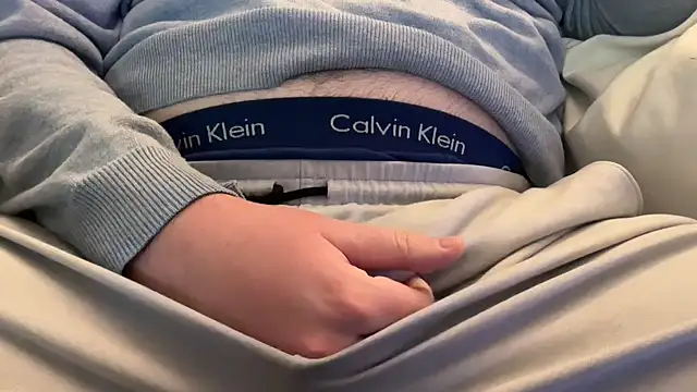 Snapshot of bmore235 chatting on December 2025 09:43:02 PM bmore235 online show from December 2025 09:43:02 PM