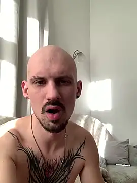 AssHunter4k online show from March 2025 01:20:01 PM