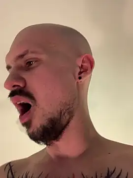 AssHunter4k online show from March 2025 04:17:02 PM