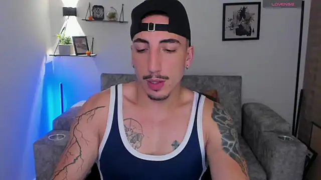 dylanspencer28 online show from October 2025 11:27:01 PM