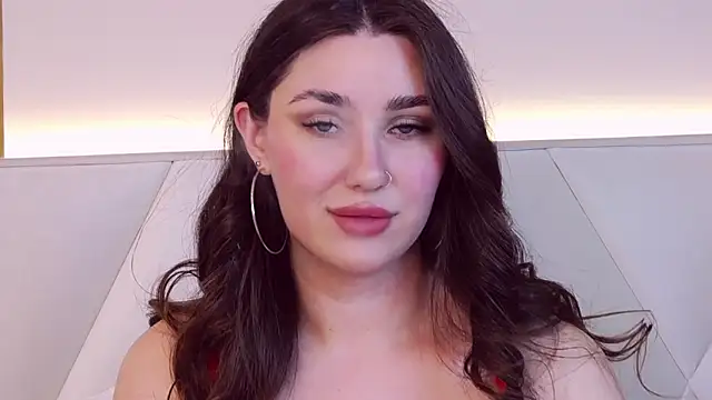 Snapshot of KiraBarlows chatting on February 2025 10:28:01 PM KiraBarlows online show from February 2025 10:28:01 PM