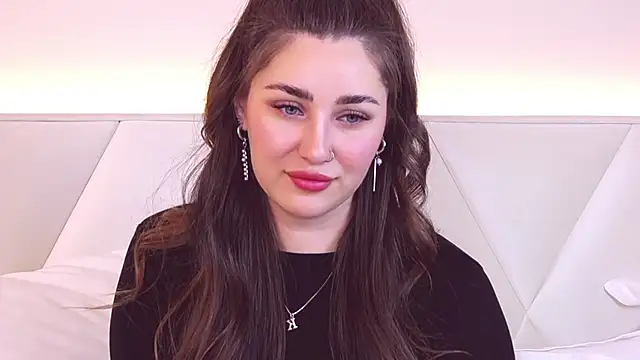 Snapshot of KiraBarlows chatting on March 2025 10:06:02 PM KiraBarlows online show from March 2025 10:06:02 PM