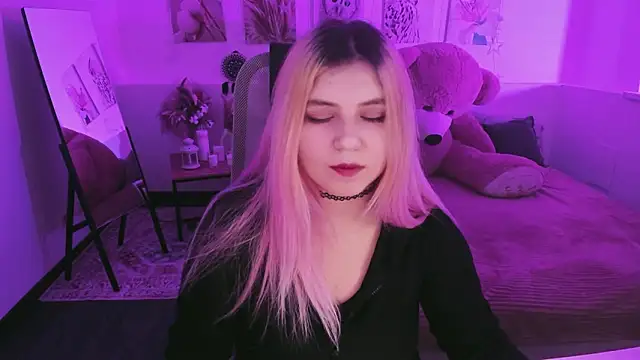 DiaAngell online show from March 2026 07:18:02 PM