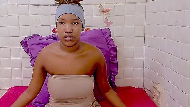 EroticSexyPrada online show from March 2026 04:47:01 AM