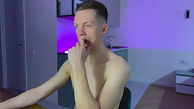 max shy online show from March 2025 12:23:02 PM