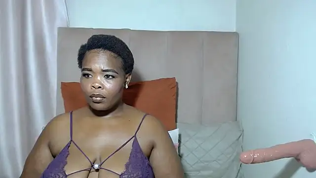 Hazel-nutt online show from February 2025 07:35:01 PM