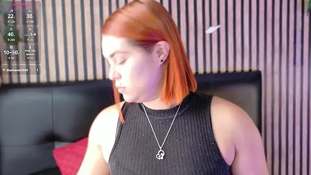 Snapshot of Sophie_new25 chatting on October 2025 01:00:02 PM Sophie new25 online show from October 2025 01:00:02 PM