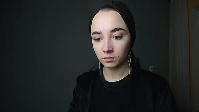 Eva Gloryy online show from February 2025 05:44:01 PM